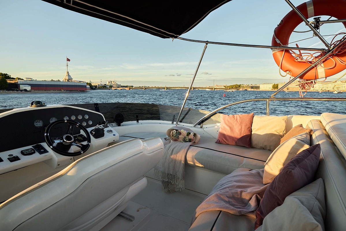 Аренда яхты Sealine F43 Monte Carlo в Питере, Санкт-Петербург